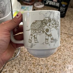Set of 4 coffee cups Elephants